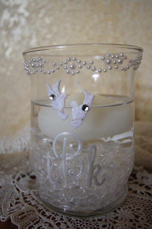 Ozdobte svietniky špeciálnymi farbami čipka-dekorácia-svietnik-svadba-nápad