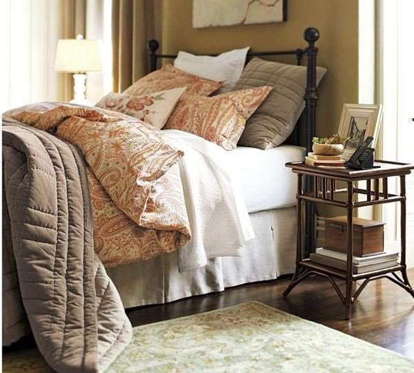 nápady nočný stolík s neobvyklým dizajnom konferenčný stolík