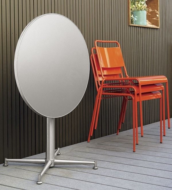 Zostava záhradného nábytku-stohovateľné kovové záhradné stoličky v oranžovej farbe Stoličky na stohovanie záhradného nábytku-výrazné-oranžovo-letné-farby