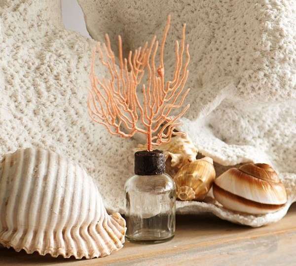 Stolné dekorácie na leto s koralmi a mušľami letné-námorné-dekor-na-nápady-na stôl-s-koralmi