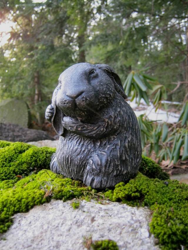 záhradné figúrky kameň deco mach malý zajko