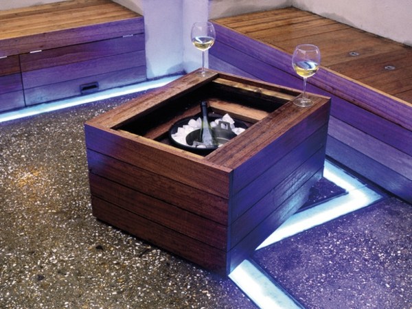 Vyrobte si podlahové osvetlenie záhradného stola sami Podlahové osvetlenie záhradného stola postavte si drevenú škatuľu