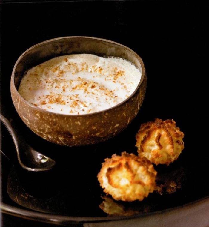 vychutnajte si exotickú kávu s malými sušienkami exotická káva so sušienkami