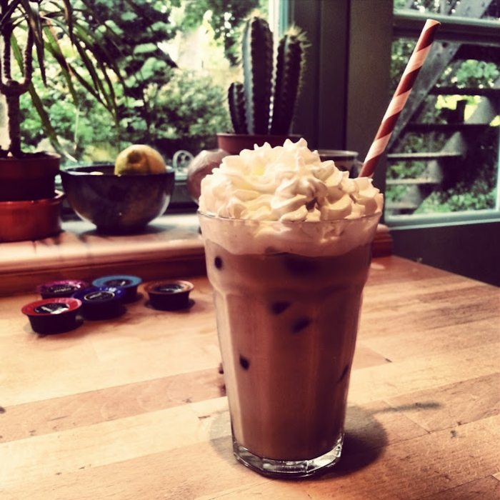 Šľahačka ľadová káva v talianskom štýle Ľadová káva-s-crema-šľahačkou-talianskym štýlom