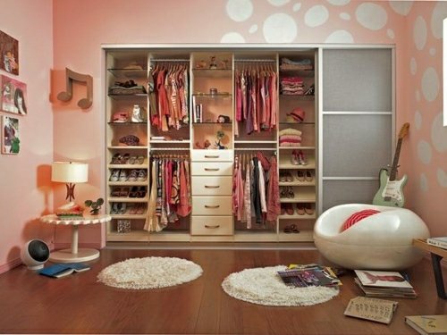 Dievčenská izba Dospievajúca izba nastavujúca šatník Dievčenská izba zriadenie dospievajúcej miestnosti