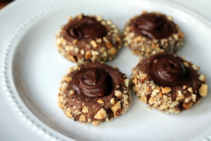 Hazelnutbusserln-with-nutella-vianoce-keksy-recepty-sladkosti