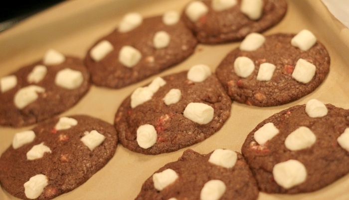 Čokoládové sušienky s mätovou príchuťou-recept-domáce-vianočné sušienky