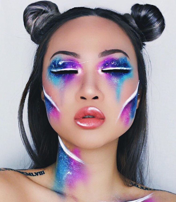 Tipy na líčenie-halloween-make-up-galaxia-nápad-trend