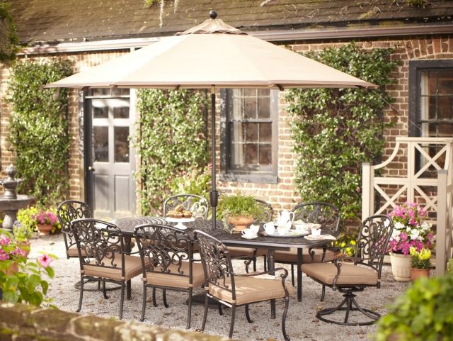 nápady dvor terasa vonkajší nábytok železo popínavé rastliny mreže nápady dvor záhradná terasa vonkajší nábytok železo popínavé rastliny treláže