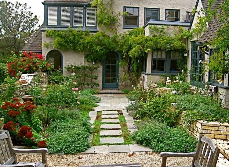 Predný dvor v anglickom štýle a chodník k domu nápady-dvor-záhrada-dizajn-dizajn-anglický štýl