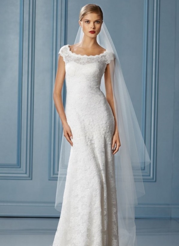 Lodný výstrih a štíhla silueta slim-dress-bridal-voil-long-idea