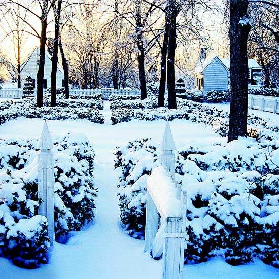 nápady na prvky záhradného dizajnu záhrady v zime