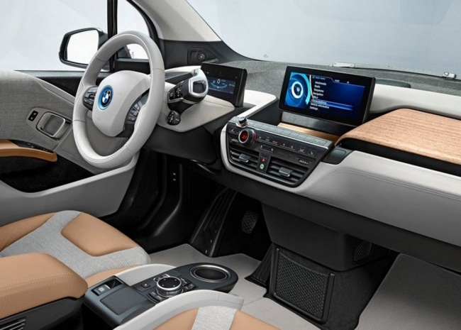 2014 BMW i3 test interiéru volantu palubnej dosky