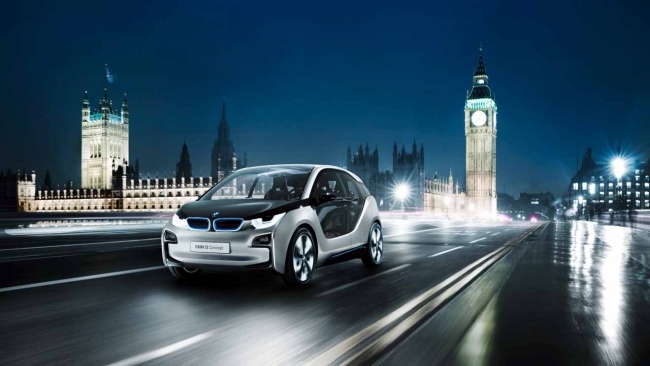 BMW i3 2014 nočná jazda v Londýne