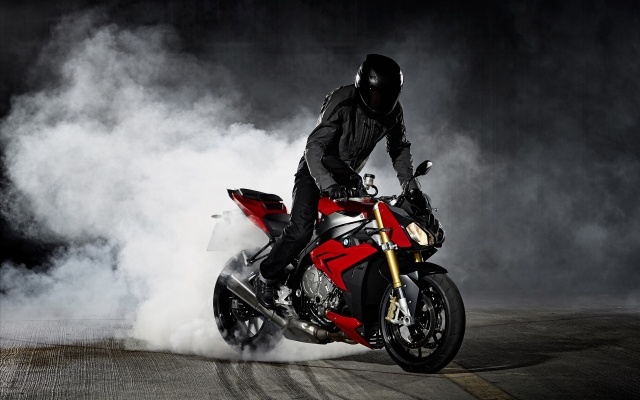 2014 BMW S 1000 R zážitky z jazdy na motocykli
