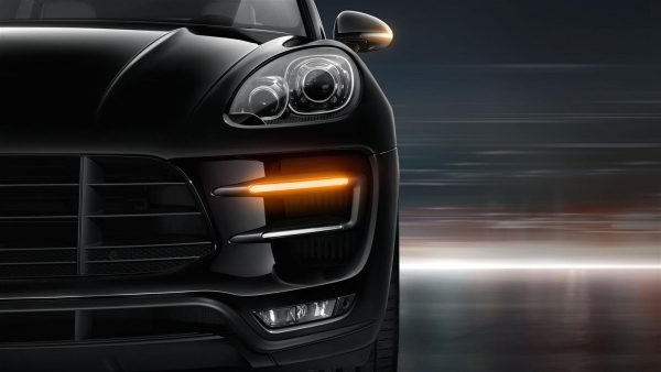 Xenónové smerové svetlo porsche macan 2015
