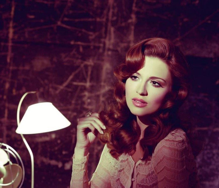 20. roky-účesy-urob si sám-téma-párty-dlhé-vlny-vlny-ryšavé-vinobranie