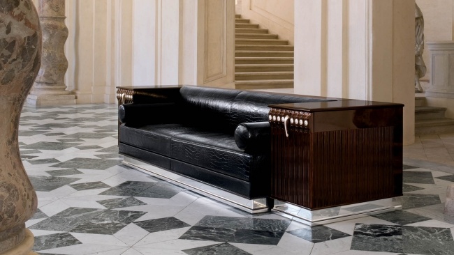 Pohovka Mascheroni z koženého dreva v klasickom dizajne