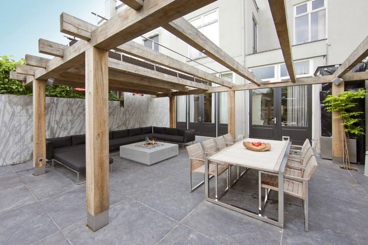 pergola-drevené stĺpiky-terasa-jedálenský kút