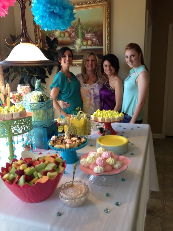 Správnou prípravou všetkých prekvapíte vysmiate dievčatá-sprcha-párty-dekorácia-nápad