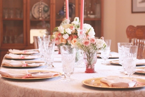 V prípade zlého počasia doma prikryte stôl dekorácia stolu-nevesta-dievčatá-sprcha-párty