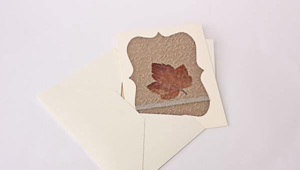 šik-pozvánka-hnedo-biela-pozvánka-jeseň