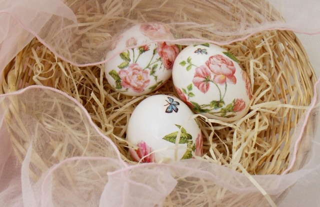 tipy nápady veľkonočné dekorácie vajíčka decoupage technika hniezdo