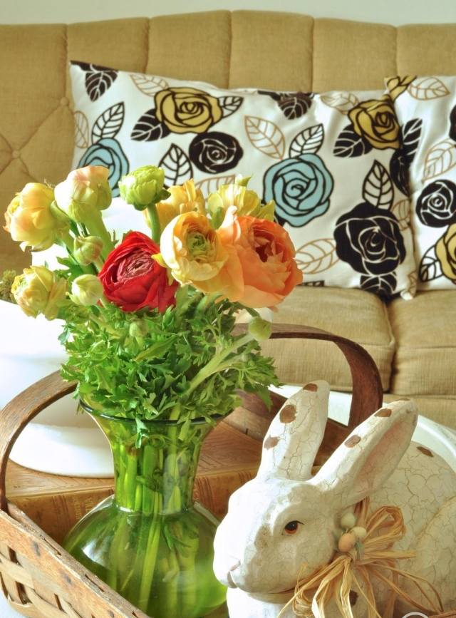veľkonočné dekorácie nápady králičie figúrky váza na kytice