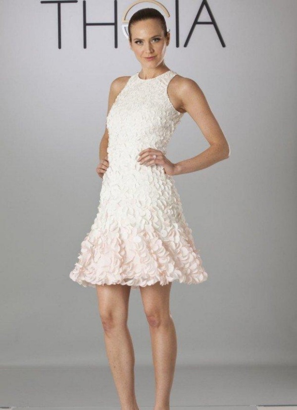 krátke-zdobené-šaty-romantické-nevesta-móda