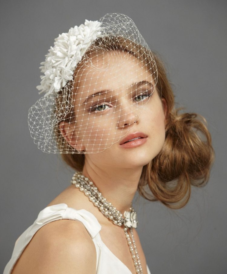 Svadobné účesy so závojom v klietke-retro-bočný drdol