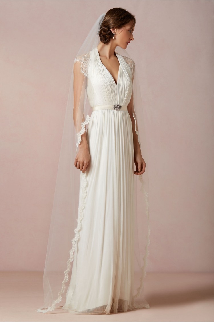 Svadobné účesy s drdolom so závojom-podlahou-dĺžkou-závojom-pripnutým drdolom