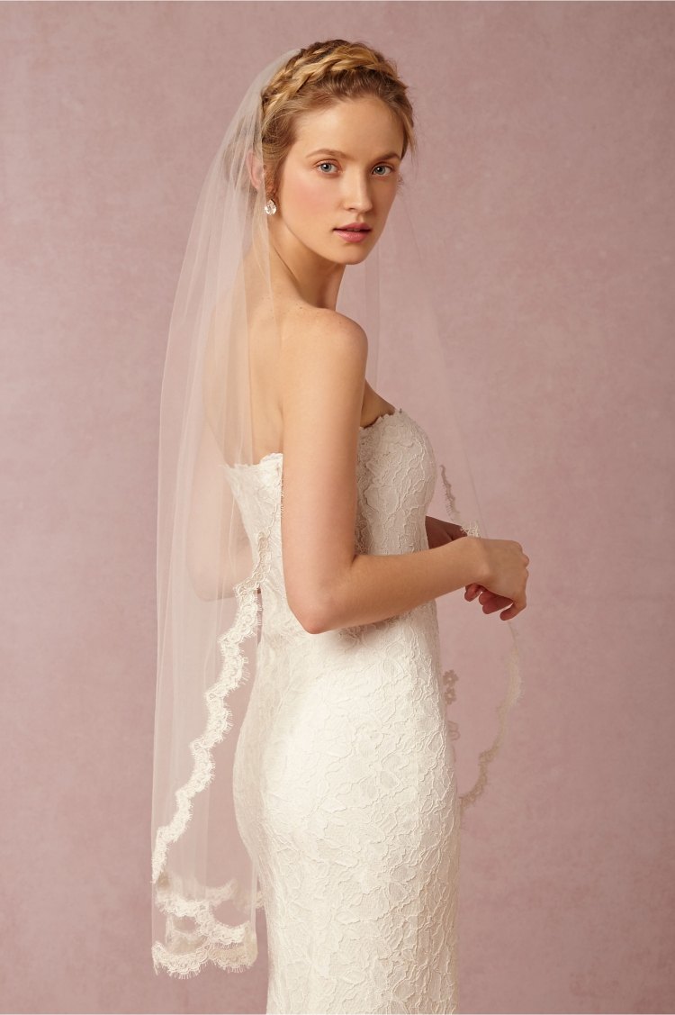 svadobné účesy-stredne dlhý-závoj-sedliacky veniec