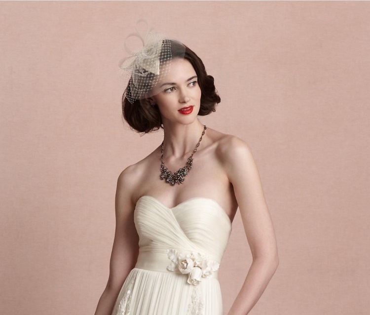 svadobné účesy-faux-bob-krátke-retro-závoj-