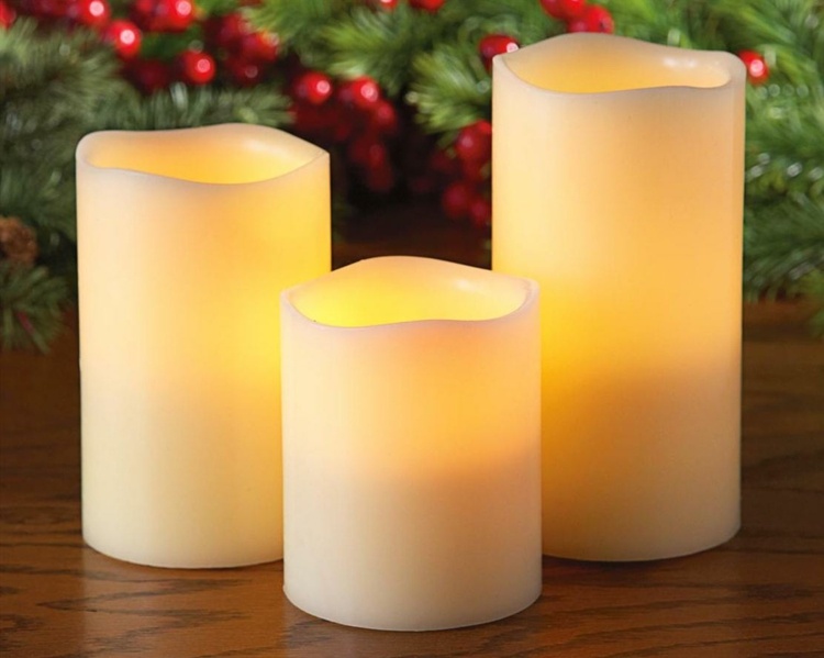 led vianočné sviečky imitácia dekorácie nápad bobule jedľové vetvy