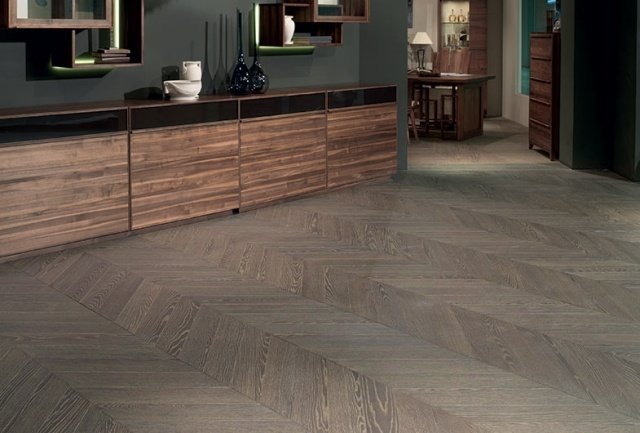 masívny dub údená sivá patina giustinian