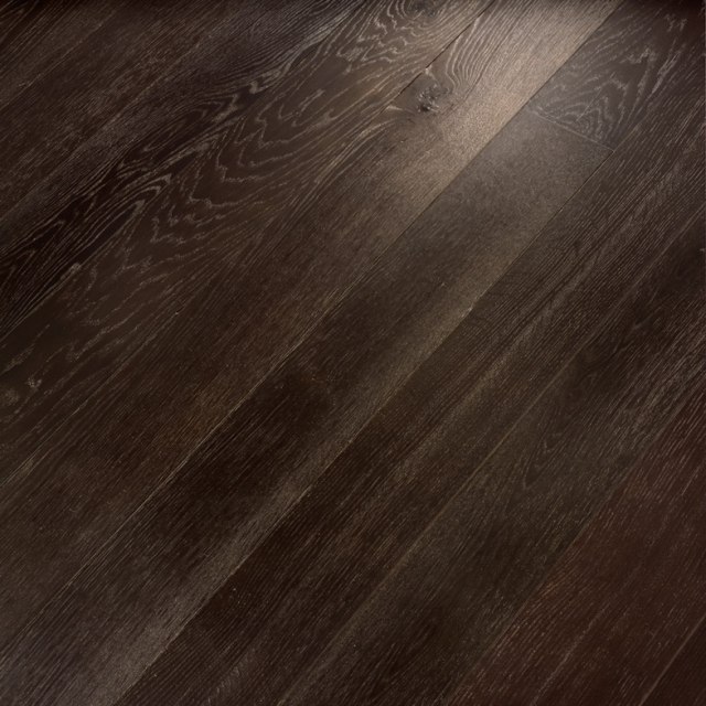 módne parkety z tmavého dreva, masívne