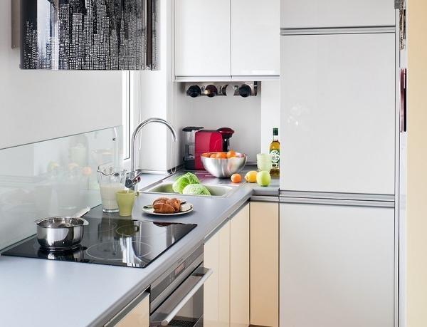 Kuchynská sklenená ochrana proti striekajúcej vode jednoduchá sklenená doska biela