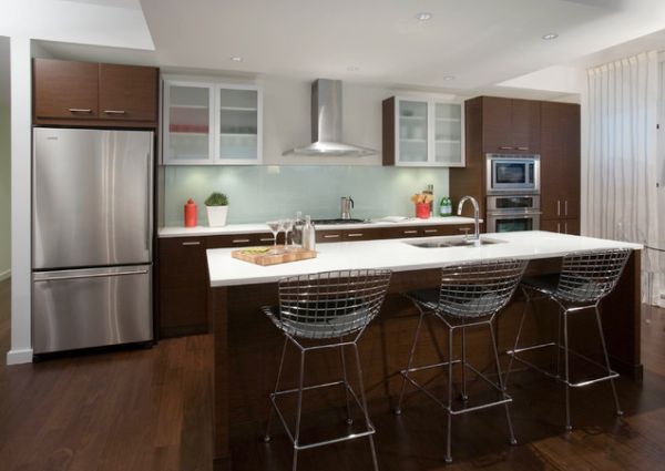 Kuchynská sklenená zadná stena matné sklenené drevo biely kuchynský ostrovček