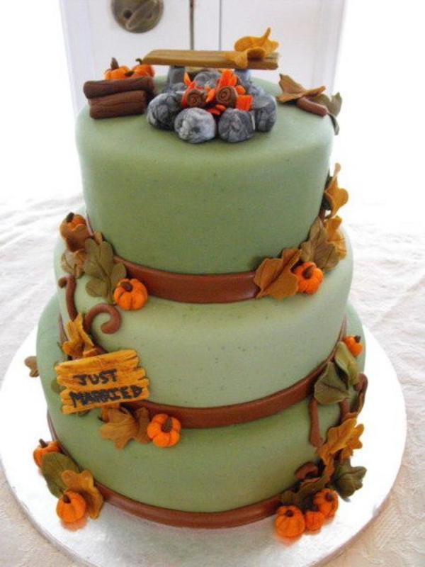 Šik-torta-poleva-zdobená-herbt-deko-nápad