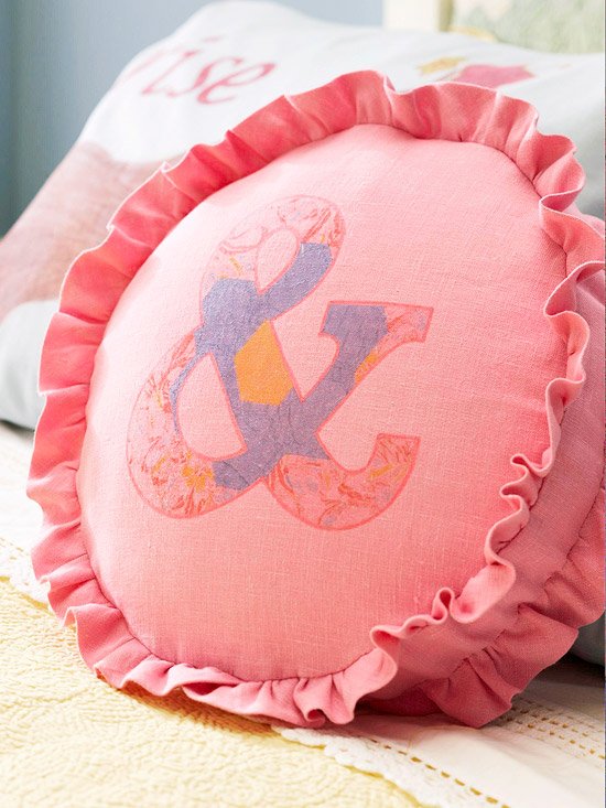 ružová dekorácia farebné nápady na sedacie vankúše deco