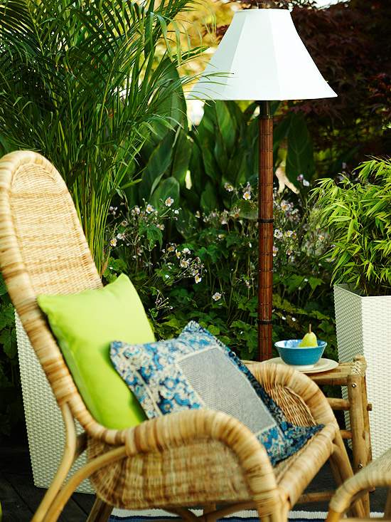 kreslo opletené exotické noty dekorácia vankúš ovocie