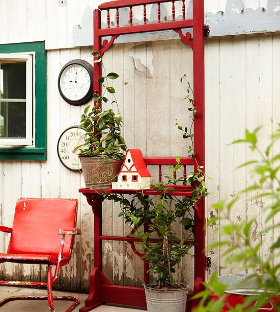 Terasa navrhnite nápady na rustikálne prvky starého nábytku