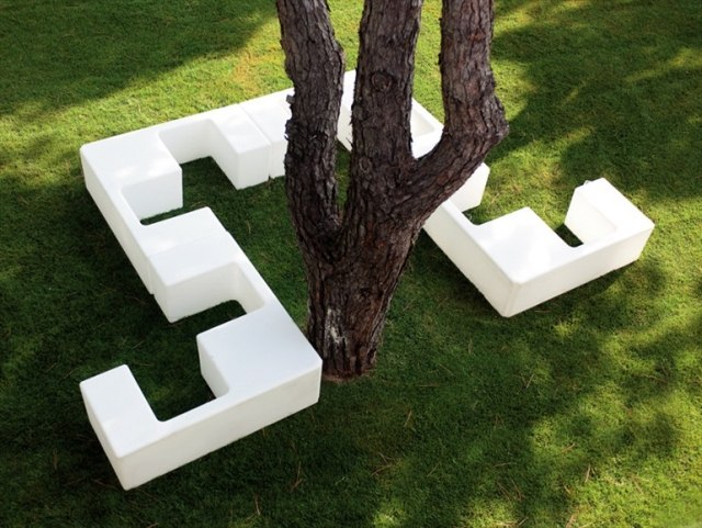 Polyetylénová lavica modulárna HAPPY HOUR CROSS TWENTYFIRST Polyetylénová záhradná lavička modulárna HAPPY HOUR CROSS TWENTYFIRST