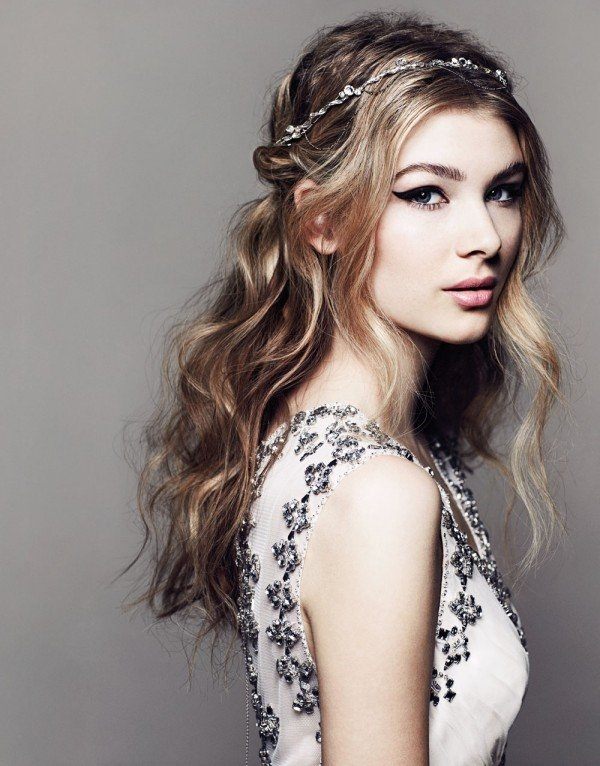 romantický-účes-diadém-nevesta-nápad
