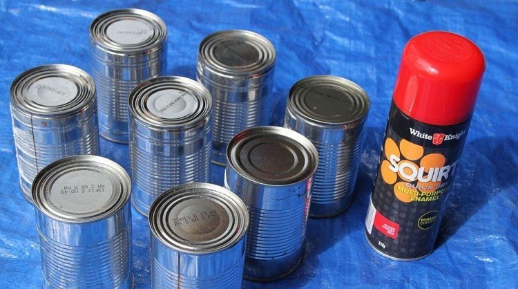 ktoré rovnaké plechovky a farby, najlepšie na sprej drotárstvo-nápady-vianoce-recyklácia-upcyklácia-materiály-dekorácia-kreatívne
