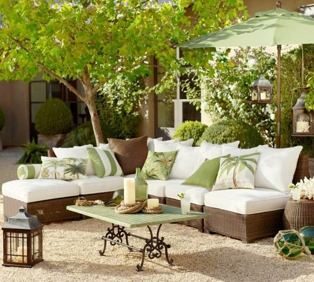 Terasový jarný lampáš malý stolík z tepaného železa