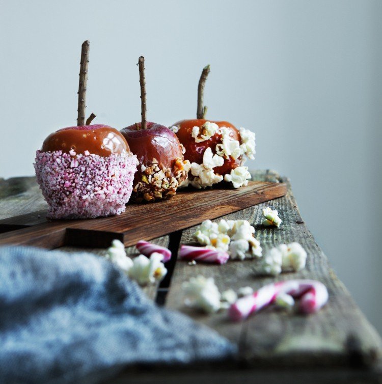 Jablká namáčané v karameli s rôznymi polevami nápady na darčeky-vianoce-urob si sám-karamel-namáčané-jablká-rôzne-polevy