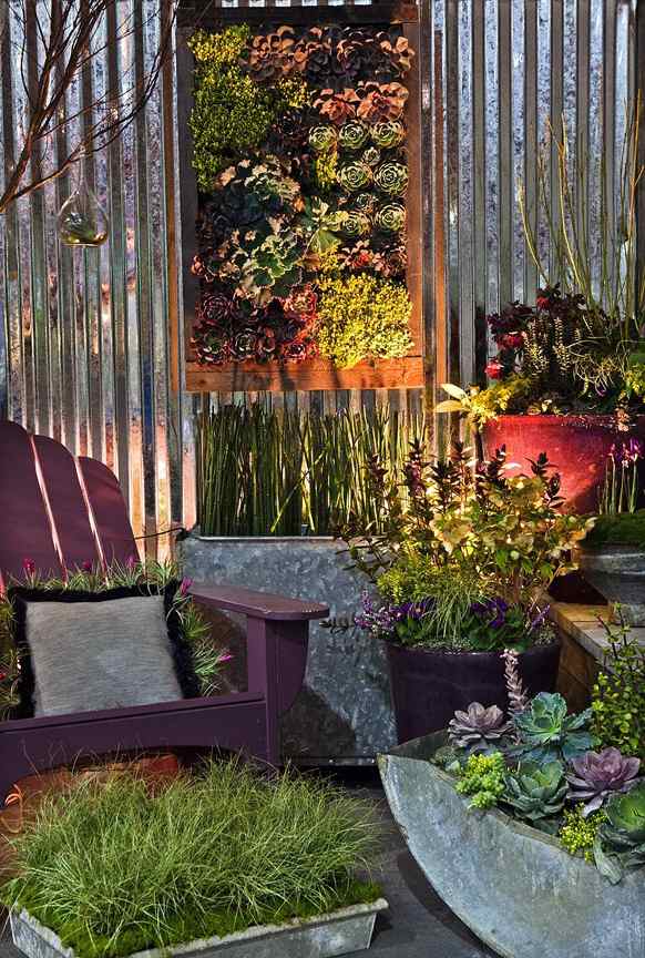 nápady na dizajn malá záhradná kontajnerová stena umenie šťavnaté osvetlenie stolička adirondack
