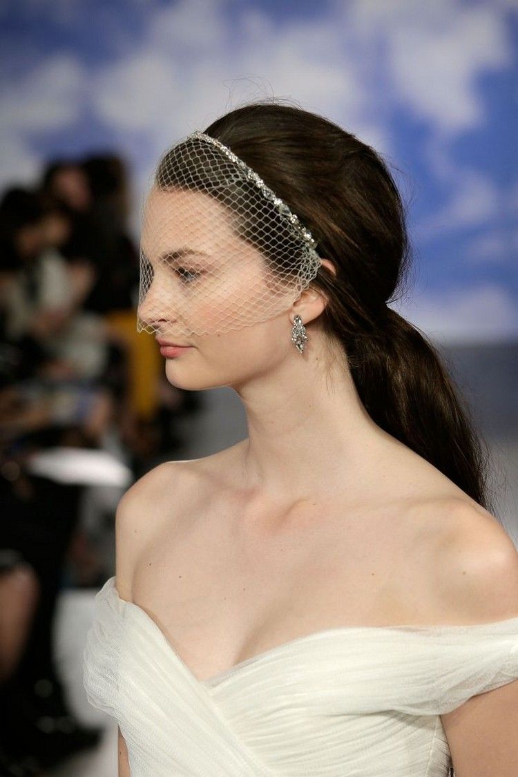 svadobné účesy-chvost-nápady-nízke-uviazané-vtáčia-klietka-závoj-čelenka