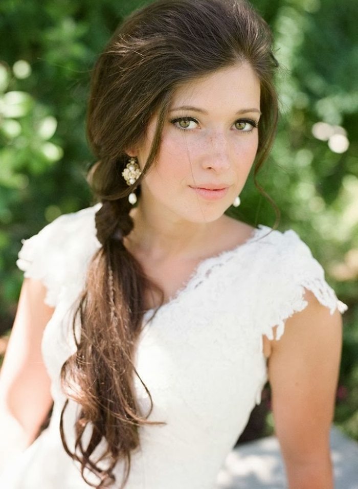 svadobné účesy-konský chvost-nosené-bokom-ležérne